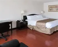 Quality Inn Dickson hotel detail image 1