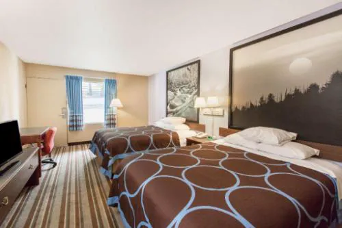 Super 8 by Wyndham Caryville TN hotel detail image 2