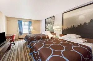 Super 8 by Wyndham Caryville TN hotel detail image 2