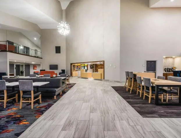 La Quinta Inn & Suites by Wyndham Chattanooga-Hamilton Place hotel detail image 2