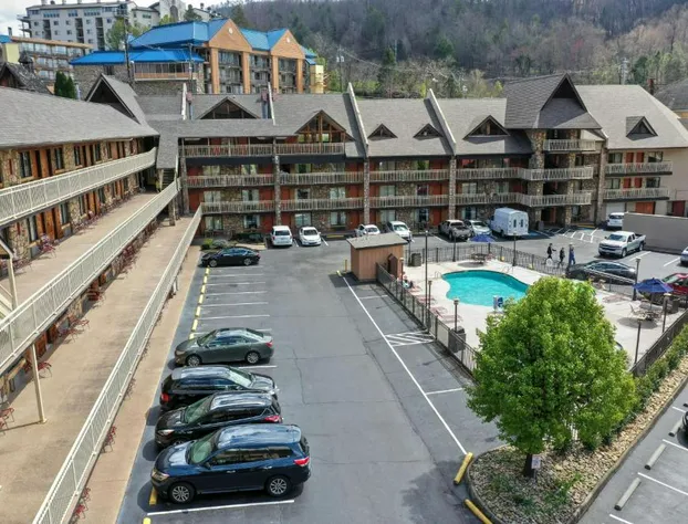 Crossroads Inn & Suites hotel detail image 1