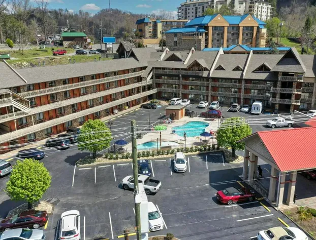 Crossroads Inn & Suites hotel detail image 2