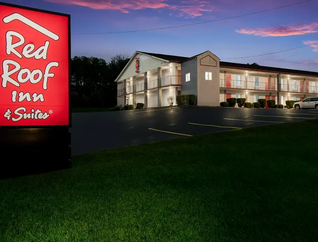 Red Roof Inn & Suites Jackson, TN hotel detail image 1