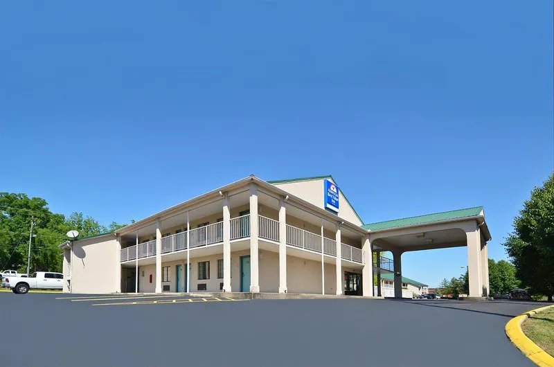 Rodeway Inn hotel hero