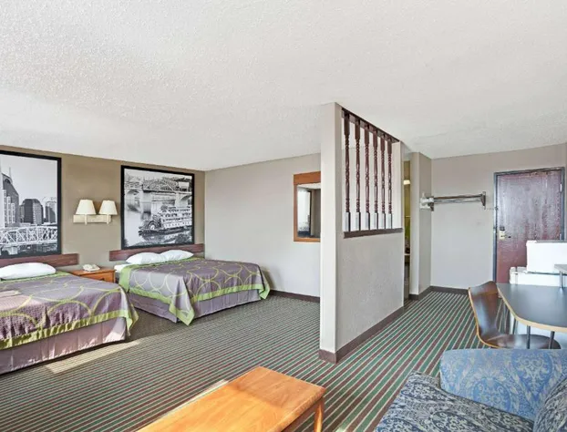 Super 8 by Wyndham Nashville/ Dntn/ Opryland Area hotel detail image 1