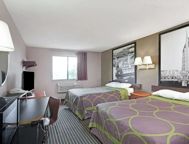 Super 8 by Wyndham Nashville/ Dntn/ Opryland Area hotel detail image 3