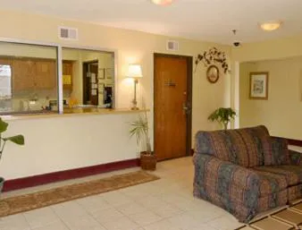 Super 8 by Wyndham Nashville/ Dntn/ Opryland Area hotel detail image 2