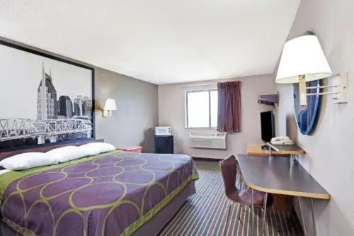 Super 8 by Wyndham Nashville/ Dntn/ Opryland Area hotel detail image 4