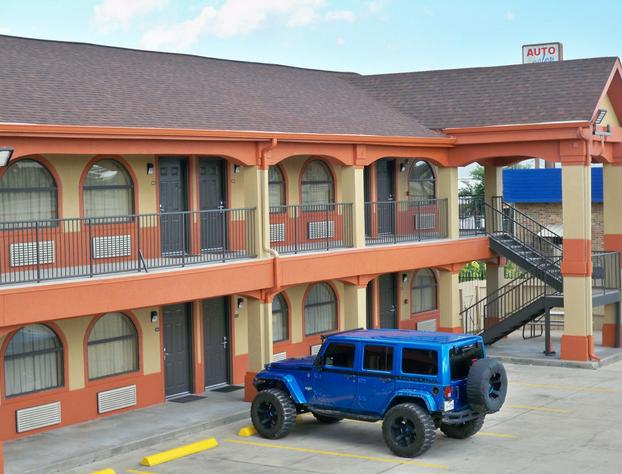 Scottish Inn & Suites hotel detail image 1