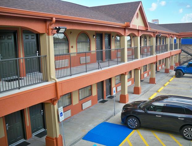Scottish Inn & Suites hotel detail image 3