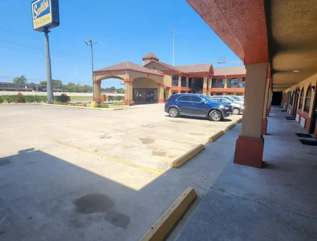 Scottish Inn & Suites hotel detail image 4