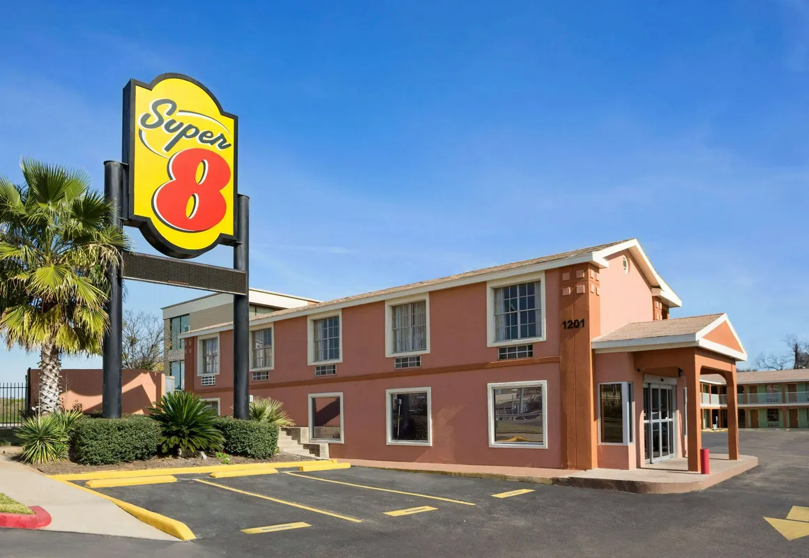 Super 8 by Wyndham Austin Downtown/Capitol Area hotel hero