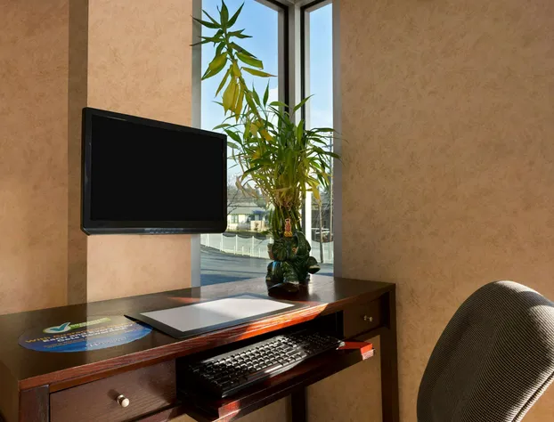 Super 8 by Wyndham Austin Downtown/Capitol Area hotel detail image 2