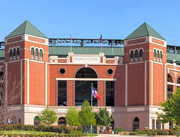 Howard Johnson by Wyndham Arlington Ballpark / Six Flags hotel detail image 1