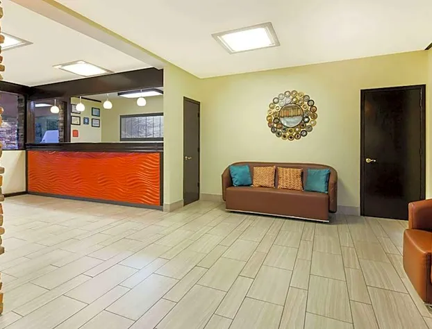 Howard Johnson by Wyndham Arlington Ballpark / Six Flags hotel detail image 3