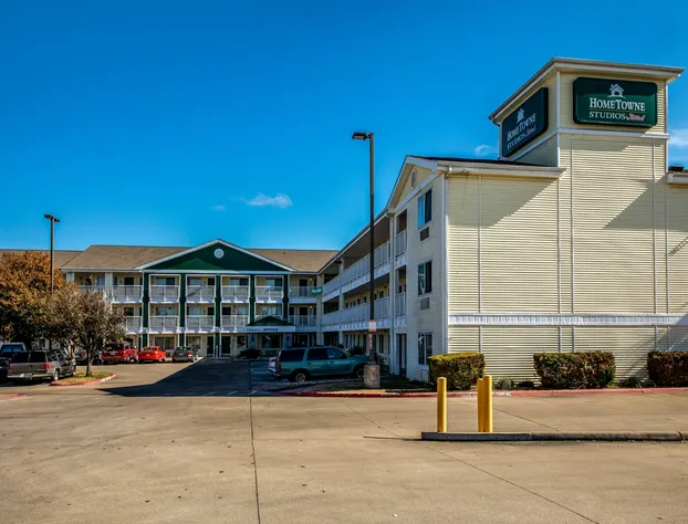 HomeTowne Studios by Red Roof Austin hotel detail image 1