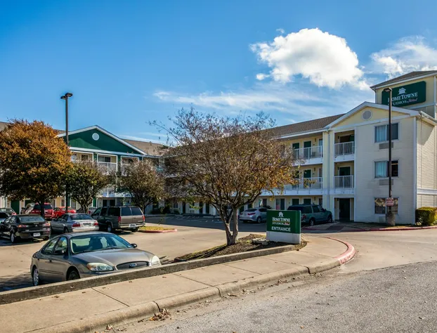 HomeTowne Studios by Red Roof Austin hotel detail image 4