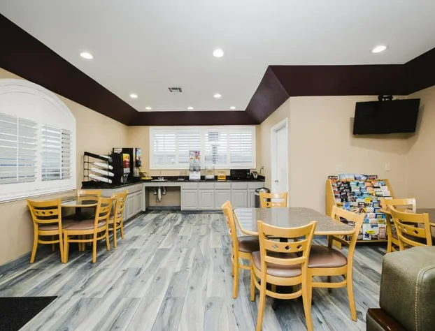 Sapphire Inn & Suites hotel detail image 2