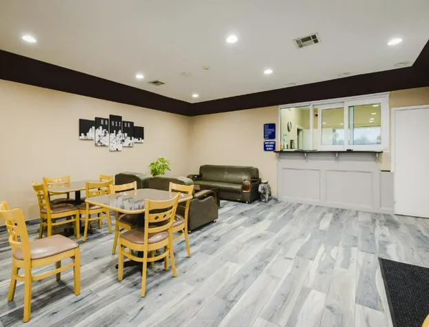 Sapphire Inn & Suites hotel detail image 4