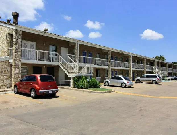 Motel 6 Austin, TX - Central Downtown UT hotel detail image 3