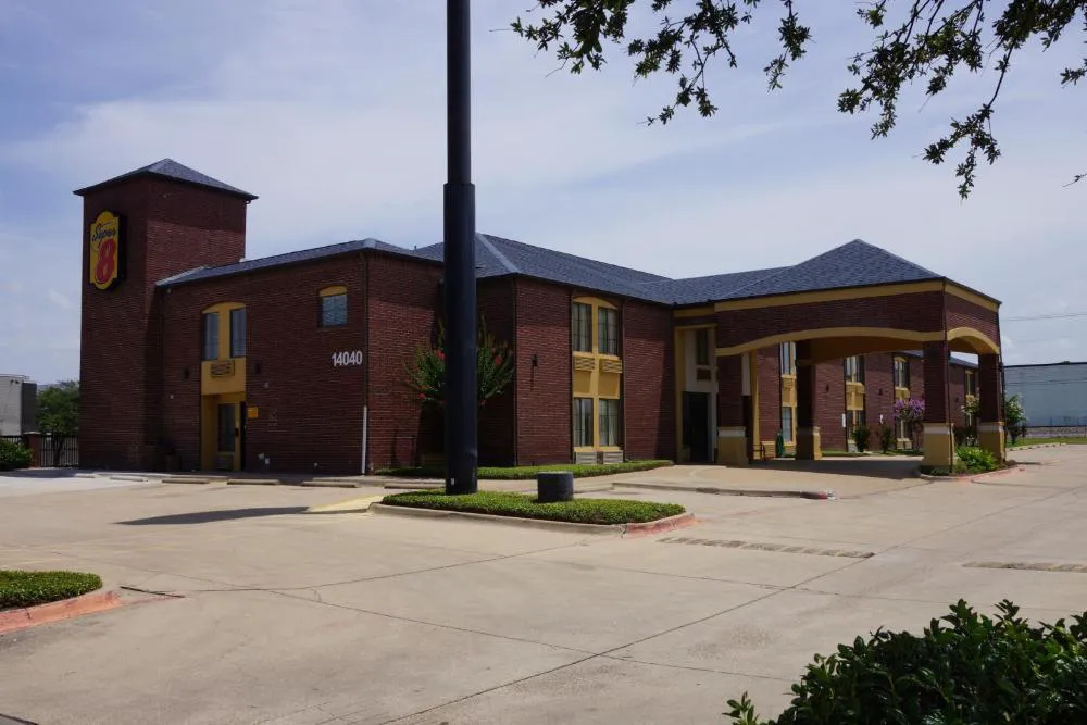 Super 8 by Wyndham Farmers Branch/North Dallas hotel hero