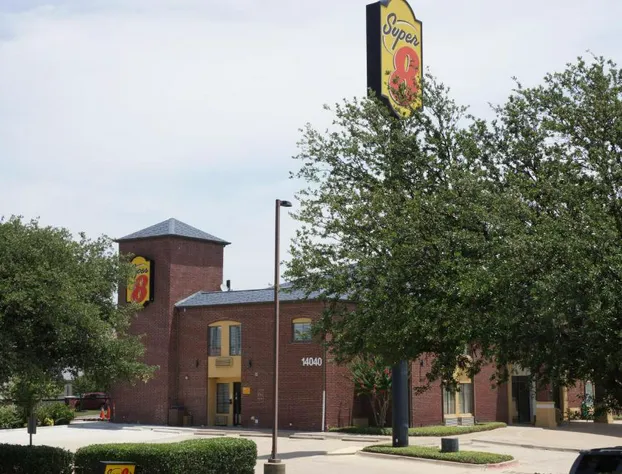 Super 8 by Wyndham Farmers Branch/North Dallas hotel detail image 3
