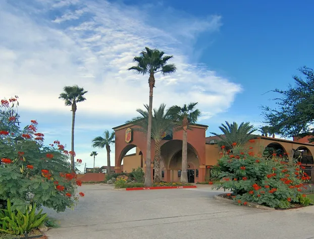 Super 8 by Wyndham Houston/NASA hotel detail image 3