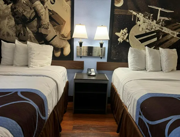 Super 8 by Wyndham Houston/NASA hotel detail image 2