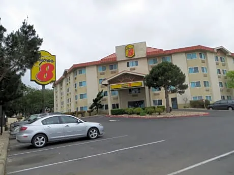 Super 8 by Wyndham Austin North/University Area hotel detail image 3