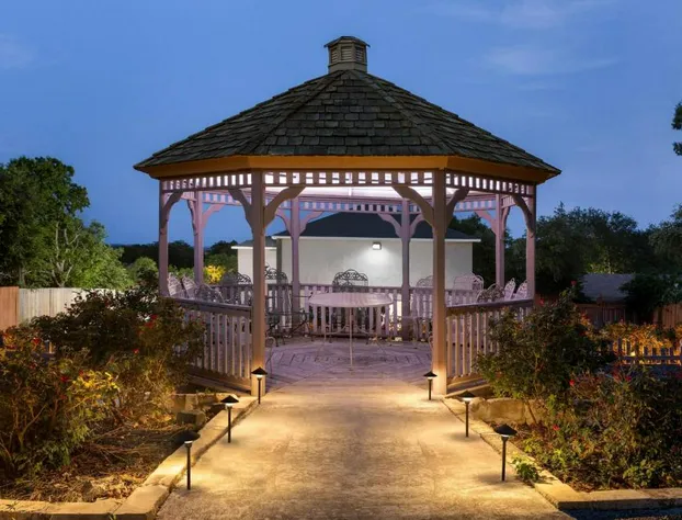 Days Inn by Wyndham Suites Fredericksburg hotel detail image 2