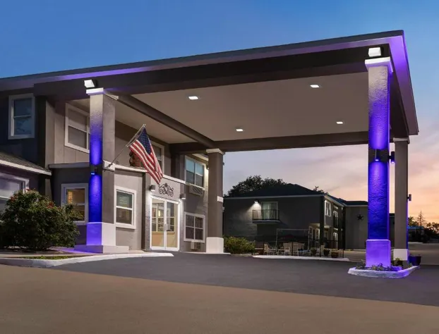 Days Inn by Wyndham Suites Fredericksburg hotel detail image 1