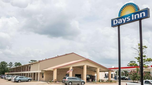 Days Inn by Wyndham Bastrop hotel detail image 1