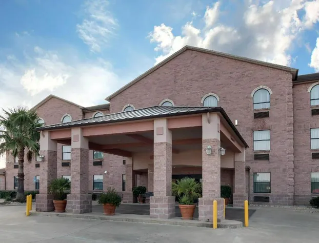 Quality Inn Buffalo hotel detail image 1