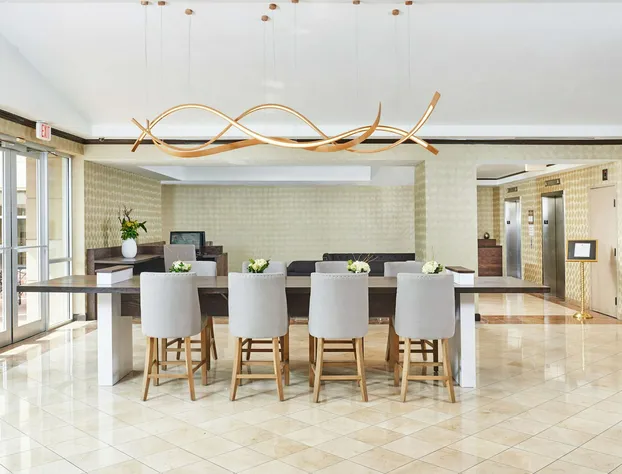 DoubleTree by Hilton Dallas - Market Center hotel detail image 4