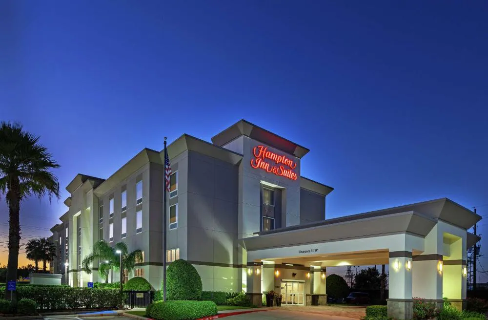Hampton Inn & Suites Houston-Bush Intercontinental Aprt hotel hero