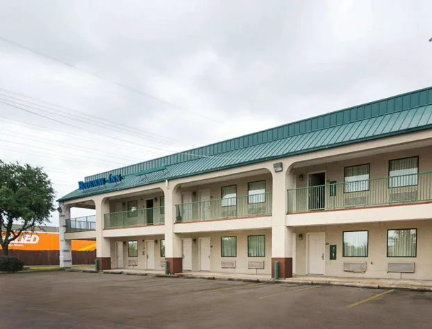 Rodeway Inn & Suites Highway 290 Northwest hotel detail image 2