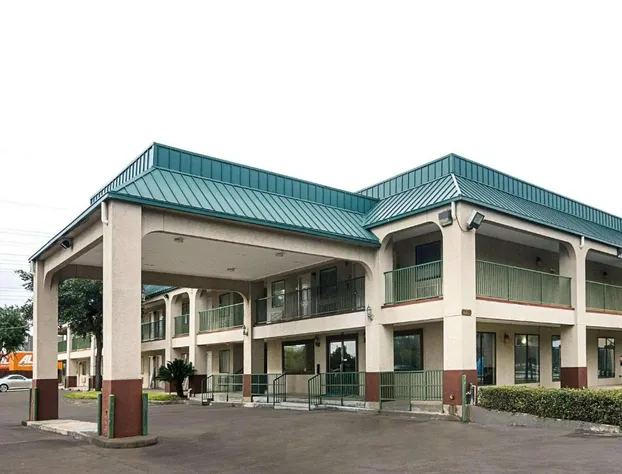 Rodeway Inn & Suites Highway 290 Northwest hotel detail image 1