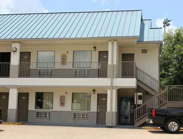 Scottish Inns Westcott Street hotel detail image 4