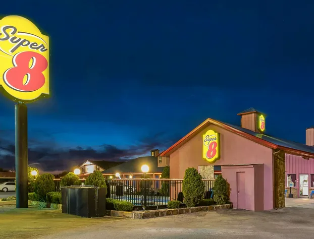 Super 8 by Wyndham Eastland hotel detail image 1