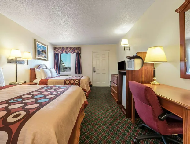 Super 8 by Wyndham Eastland hotel detail image 3