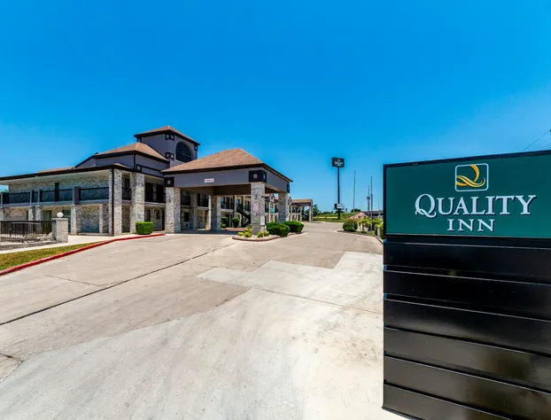 Quality Inn I-10 East near Frost Bank Center hotel detail image 2