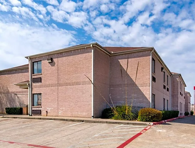 Red Roof Inn Fort Worth – Saginaw hotel detail image 2