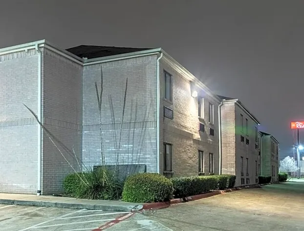 Red Roof Inn Fort Worth – Saginaw hotel detail image 2