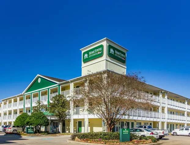 HomeTowne Studios by Red Roof Houston - West Oaks/ Energy Corridor hotel detail image 1