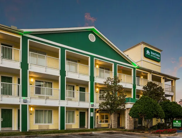 HomeTowne Studios by Red Roof Houston - West Oaks/ Energy Corridor hotel detail image 4