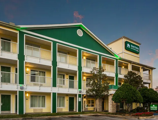 HomeTowne Studios by Red Roof Houston - West Oaks/ Energy Corridor hotel detail image 3