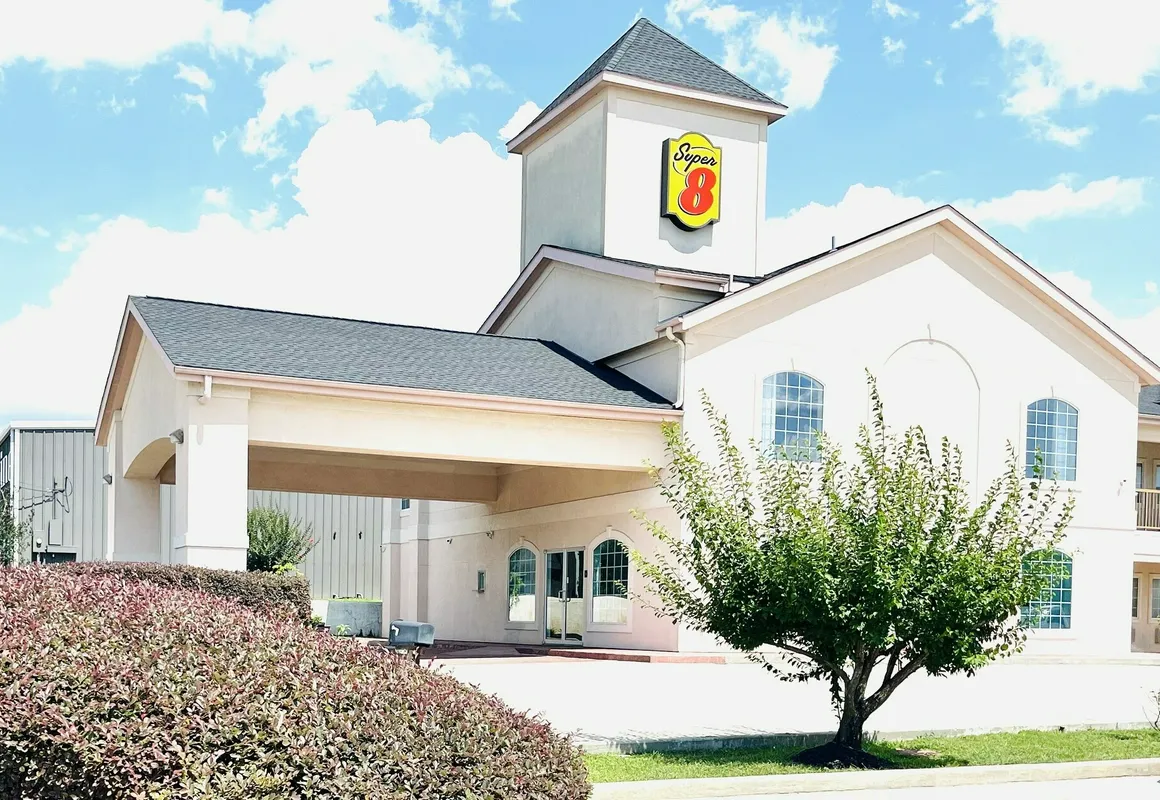 Super 8 by Wyndham Montgomery/ Lake Conroe hotel hero