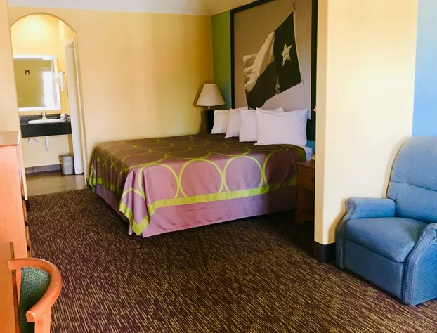 Super 8 by Wyndham Montgomery/ Lake Conroe hotel detail image 3