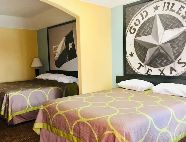 Super 8 by Wyndham Montgomery/ Lake Conroe hotel detail image 4