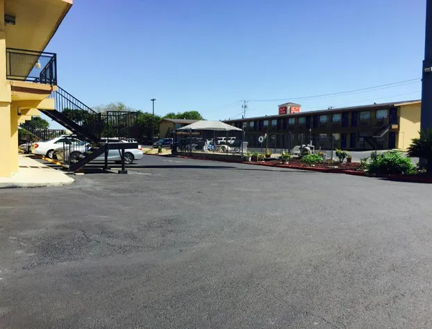 Travelodge by Wyndham New Braunfels hotel detail image 1